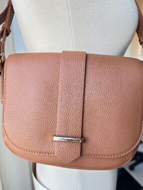 Trent Nathan Violetta Genuine Leather Tan Crossbody Saddle Bag